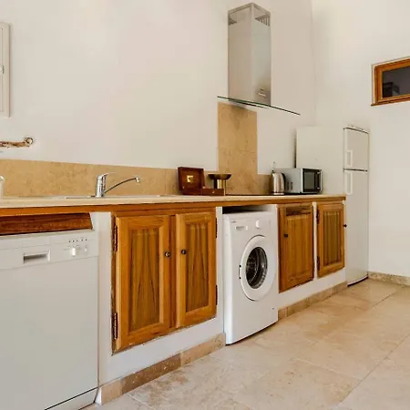 Dans Un Mas Provencal Avec Jacuzzi Holiday home Oppede