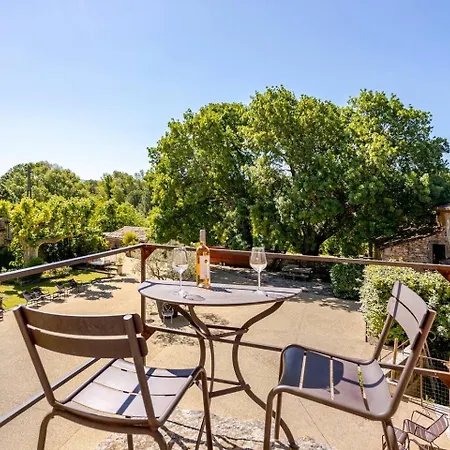 Dans Un Mas Provencal Avec Jacuzzi Holiday home